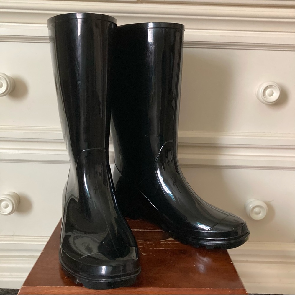 Womens Time and Tru Rain Boots LIKE NEW 11 Wide